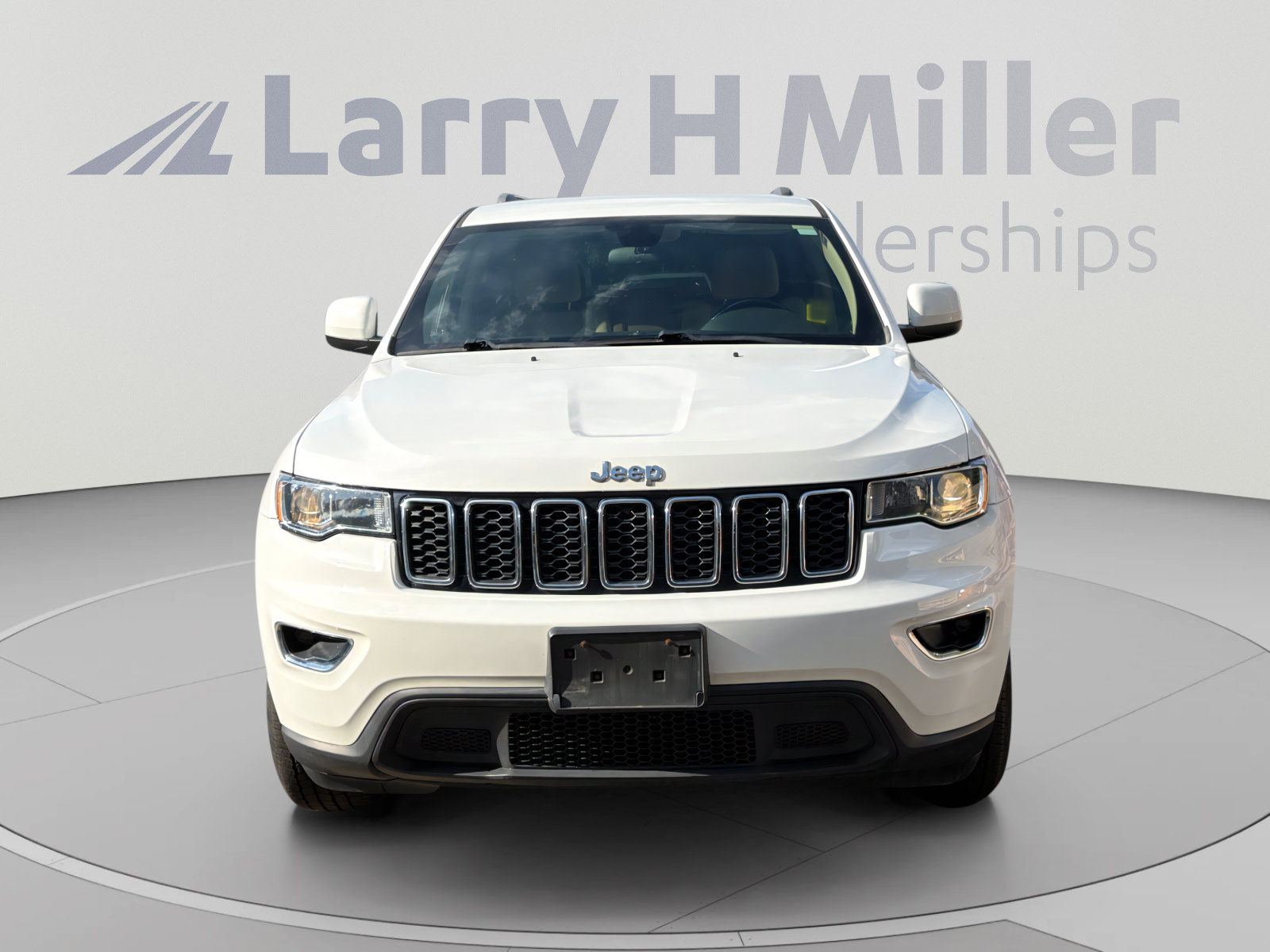 Used 2021 Jeep Grand Cherokee Laredo AWD/4WD image 8