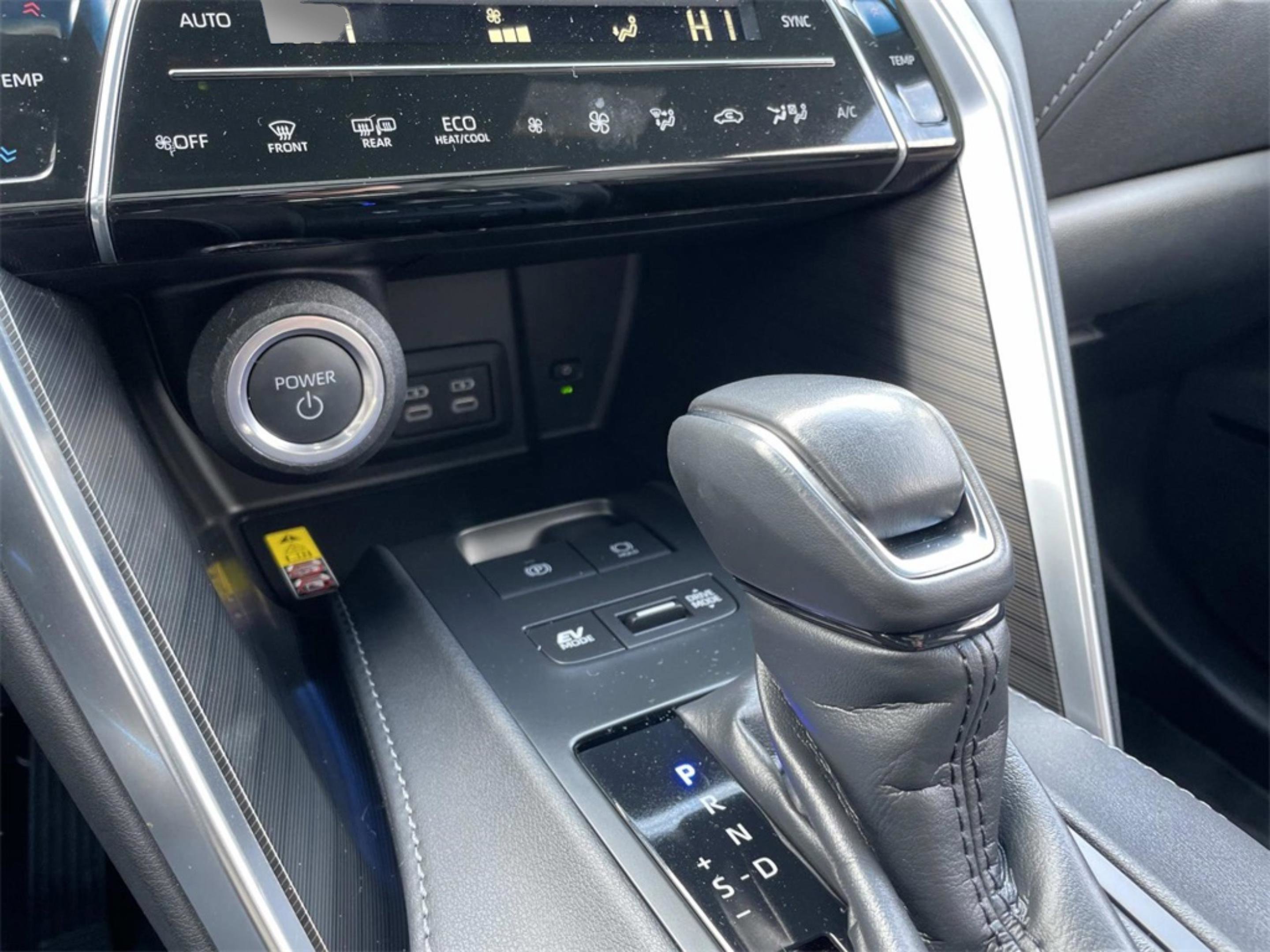 Used 2024 Toyota Venza Limited image 30