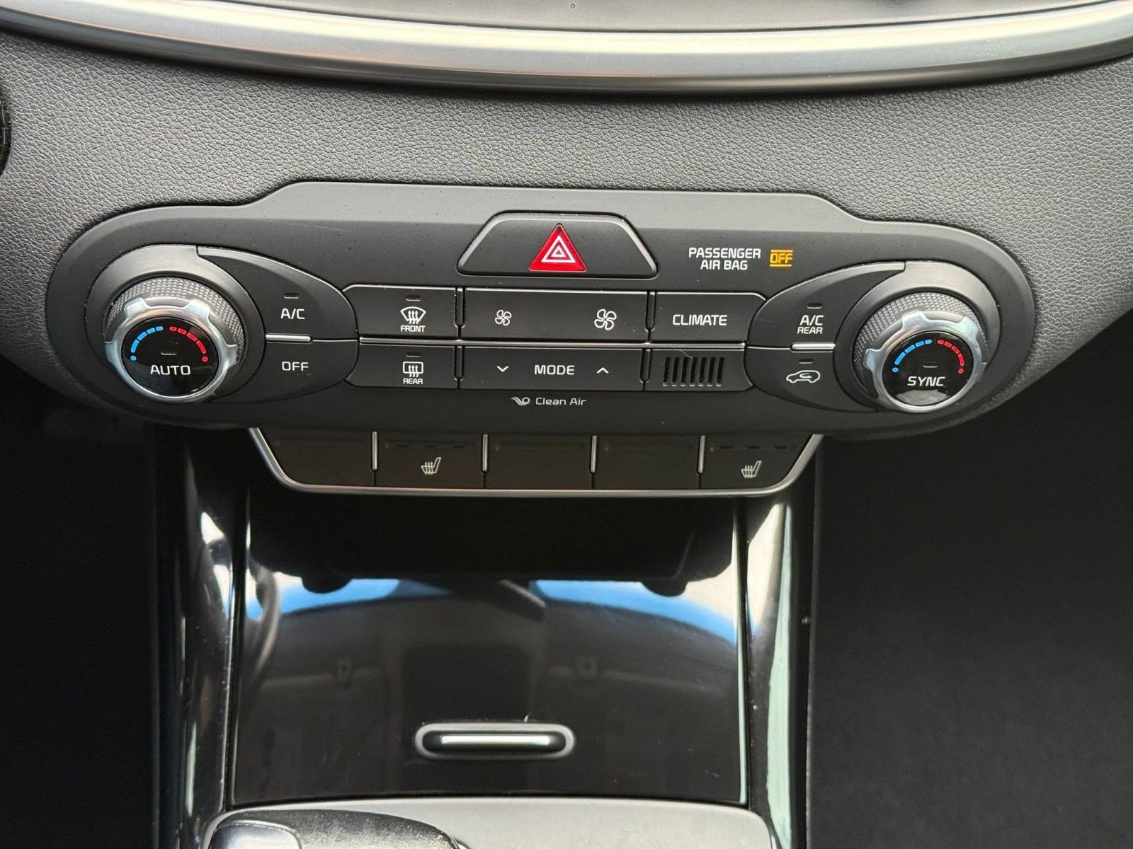 Used 2016 Kia Sorento SX image 26