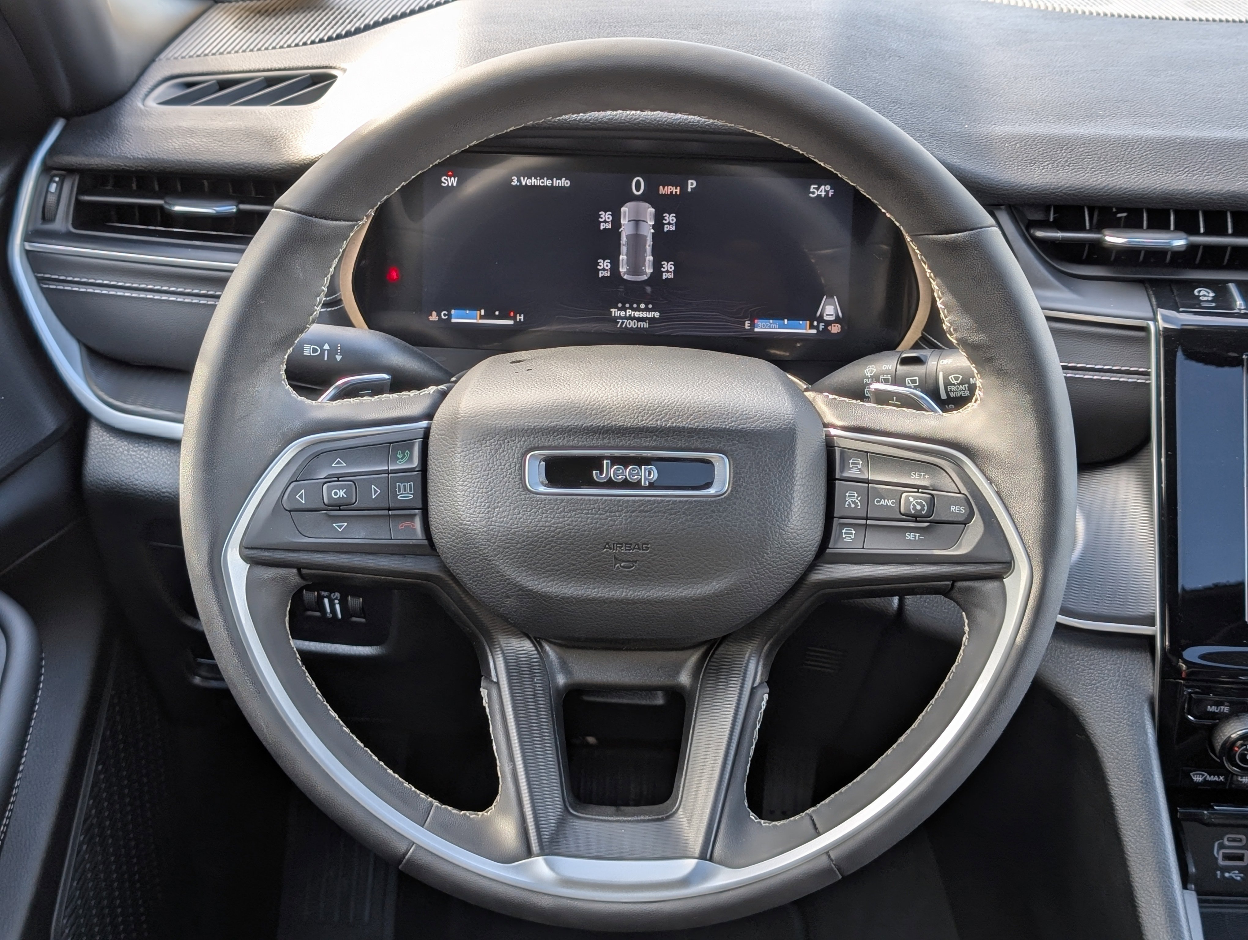 Used 2024 Jeep Grand Cherokee Altitude image 25