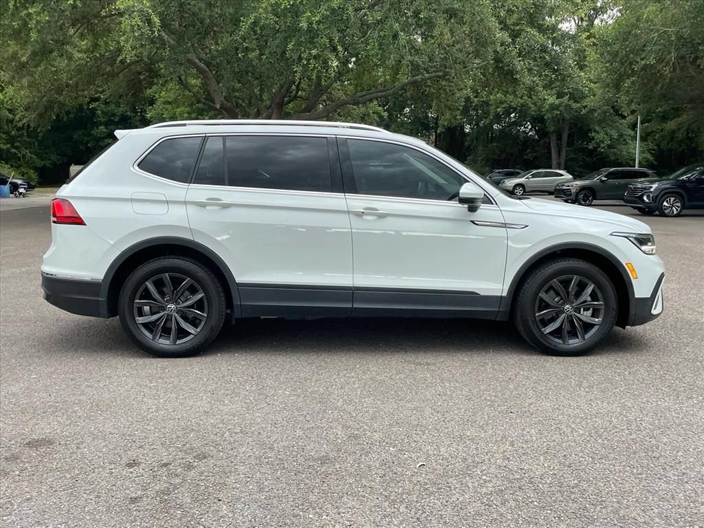 Used 2022 Volkswagen Tiguan SE FWD image 2