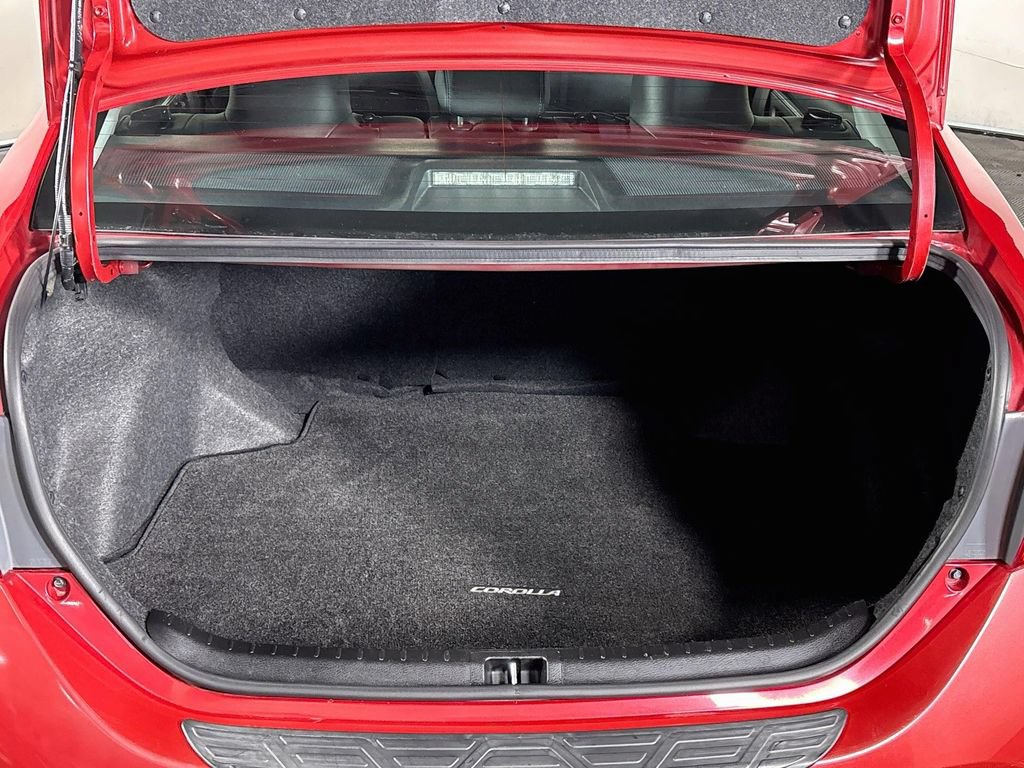 Used 2017 Toyota Corolla SE w/ Carpet Mat Package (TMS) FWD image 20