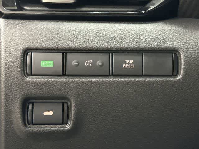 Used 2025 Nissan Sentra SV w/ SV Premium Package FWD image 19