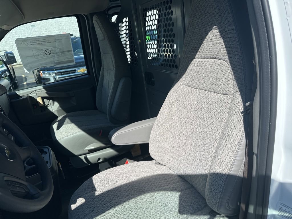 New 2025 Chevrolet Express 2500 Work Van w/ Driver Convenience Package image 17