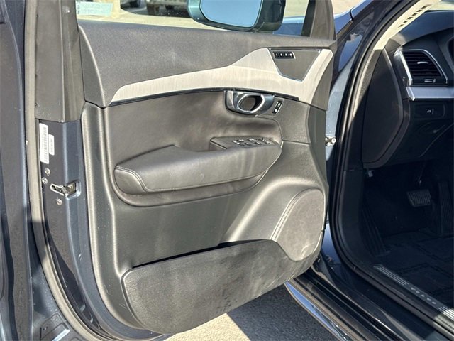 Used 2025 Volvo XC90 B5 Core image 11