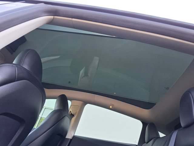 Used 2025 Tesla Model Y Long Range AWD/4WD image 38