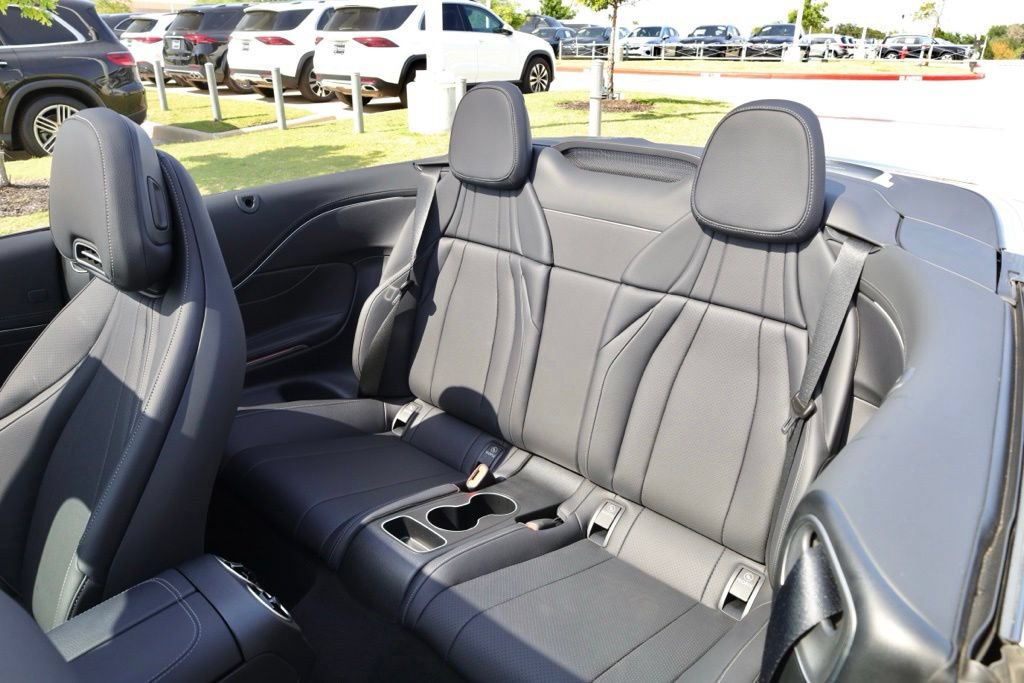 Used 2025 Mercedes-Benz CLE 300 4MATIC Cabriolet image 32