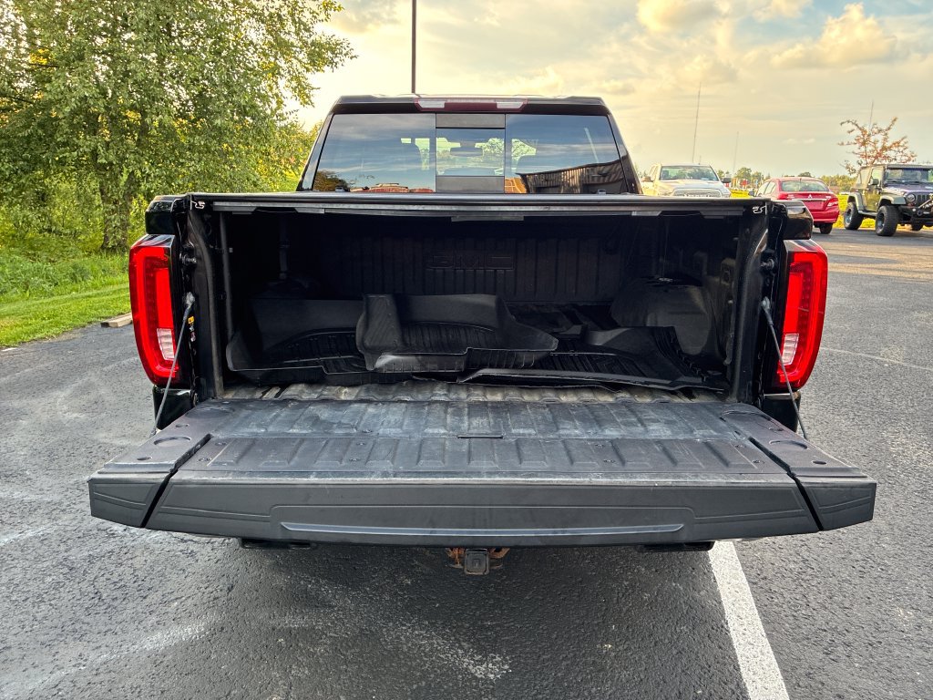 Used 2019 GMC Sierra 1500 SLT w/ SLT Premium Plus Package AWD/4WD image 18