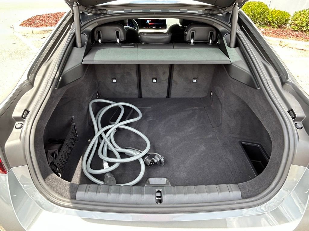 Used 2025 BMW i4 eDrive40 w/ Premium Package RWD image 59