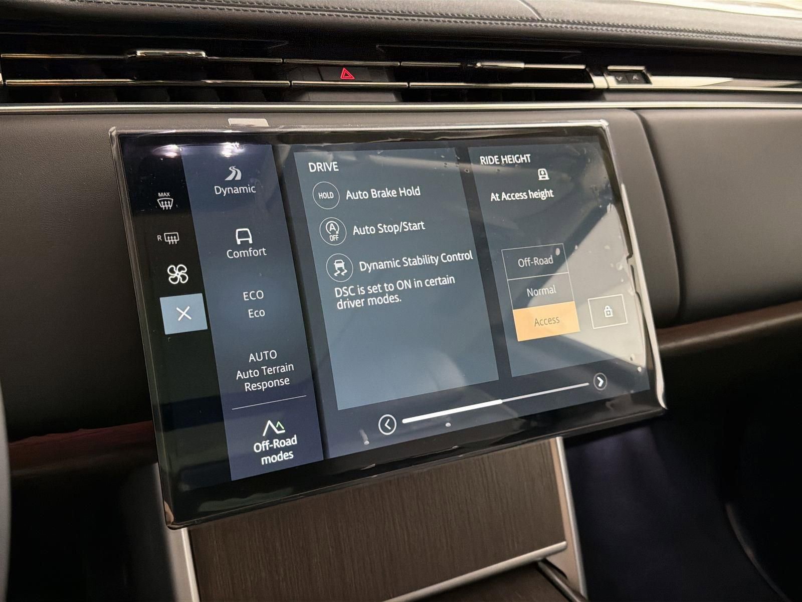 New 2026 Land Rover Range Rover Long Wheelbase SE image 19