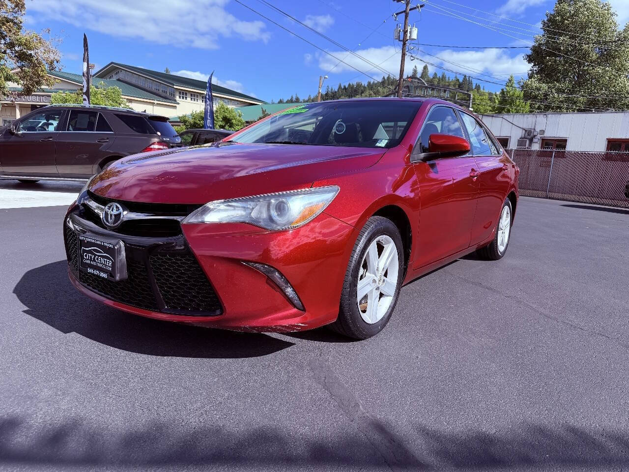 Used 2016 Toyota Camry SE FWD image 4