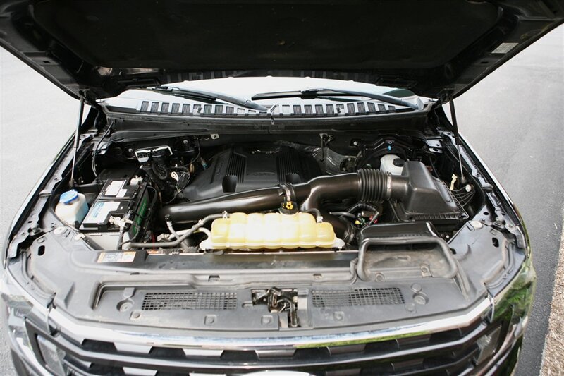 Used 2019 Ford Expedition Limited w/ Equipment Group 303A AWD/4WD image 7