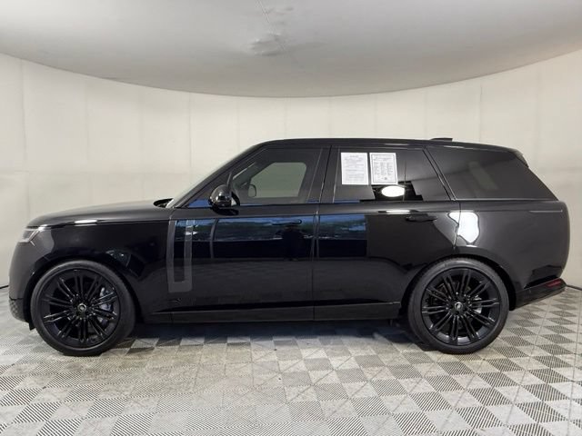 Used 2025 Land Rover Range Rover SE AWD/4WD image 4