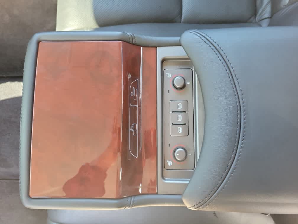 Used 2011 Lexus LS 460 L w/ Luxury Pkg AWD/4WD image 37