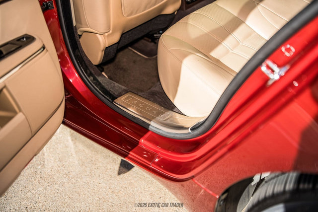 Used 2012 Jaguar XJ RWD image 38