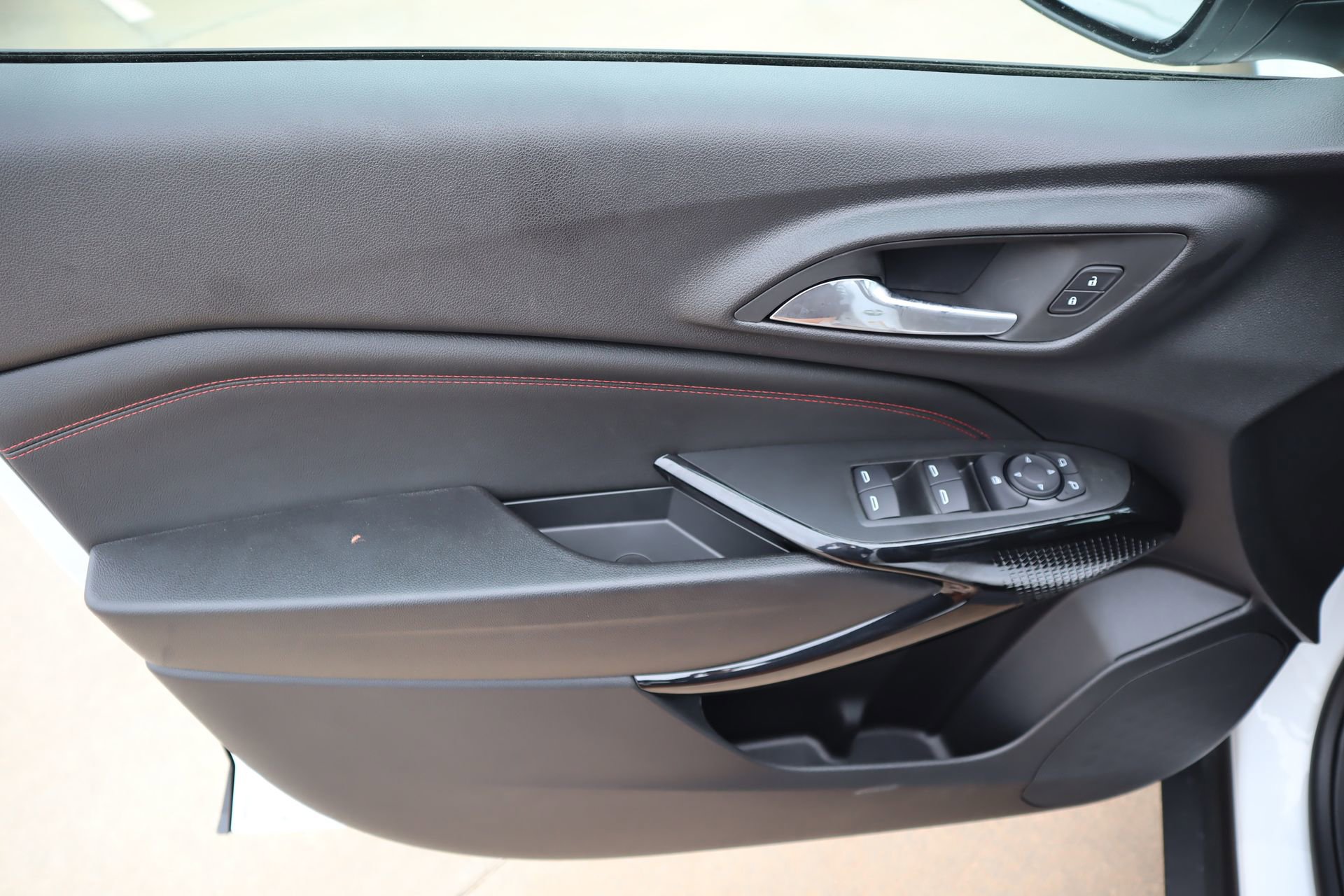 New 2026 Chevrolet Trax RS w/ Sunroof Package FWD image 19