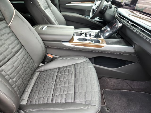 New 2026 Cadillac Escalade ESV Platinum Sport AWD/4WD image 23