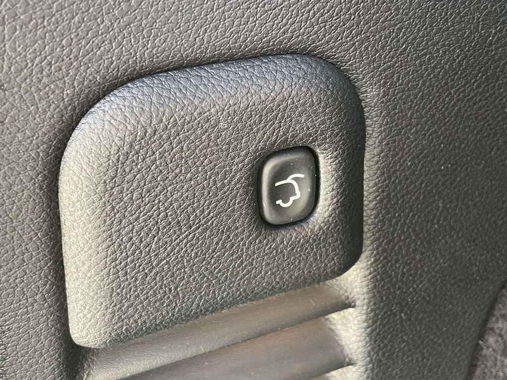 Used 2014 Jeep Grand Cherokee Overland w/ Advanced Technology Group image 11