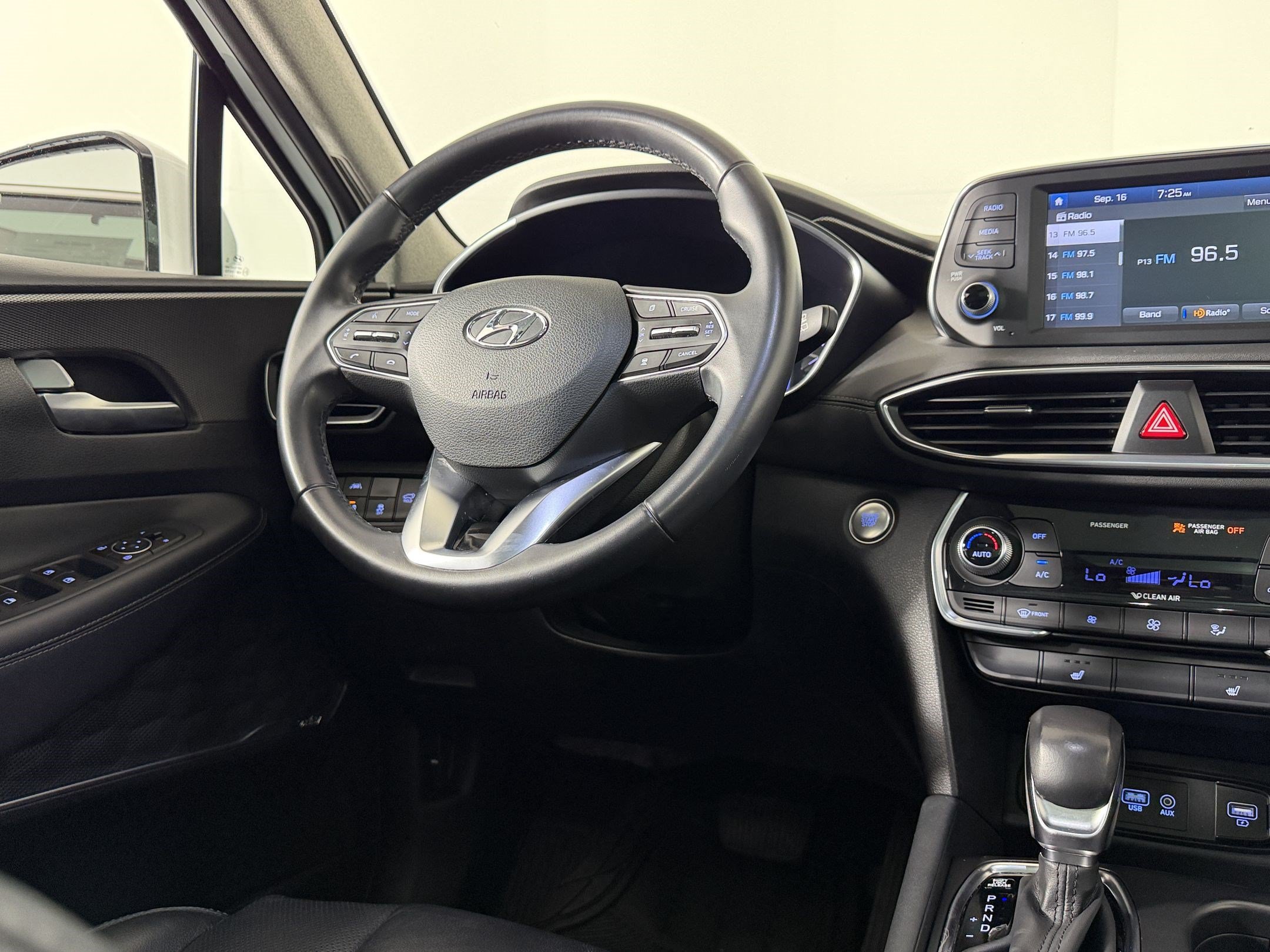 Used 2019 Hyundai Santa Fe Limited FWD image 28