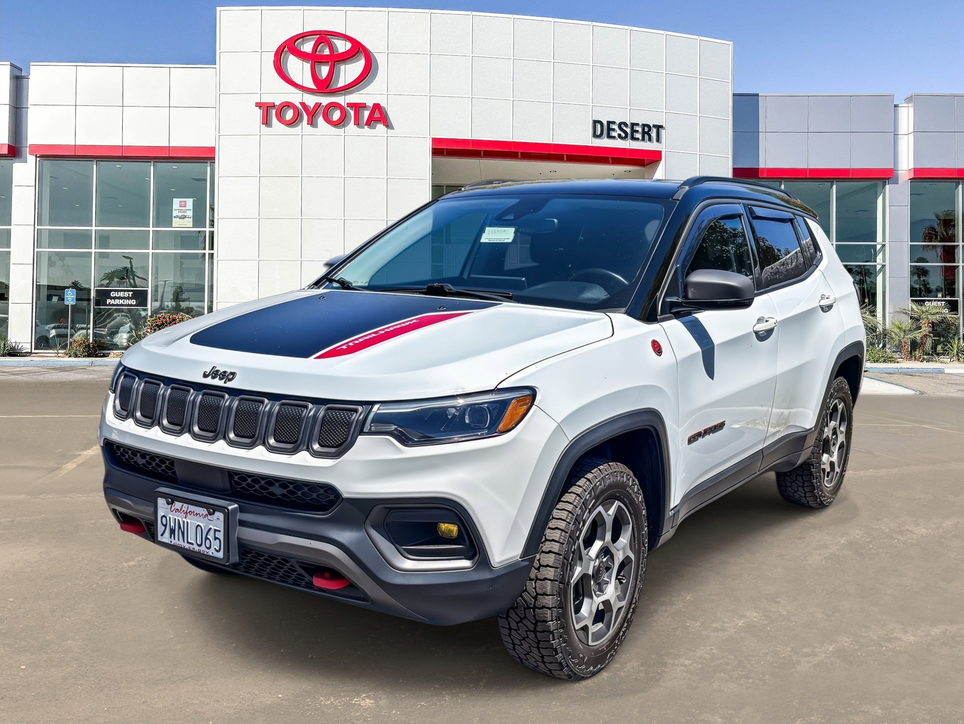 Used 2022 Jeep Compass Trailhawk w/ Trailhawk Elite Group AWD/4WD image 3