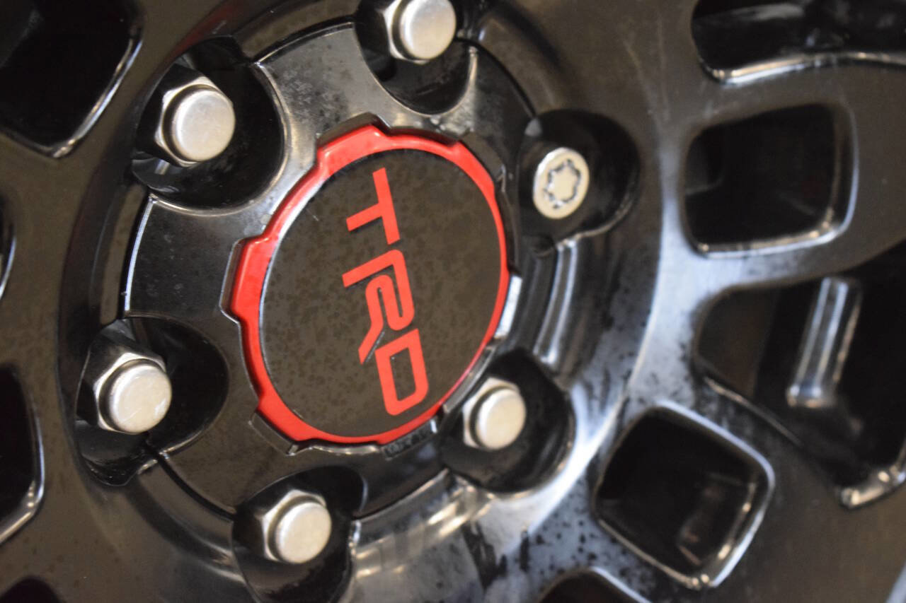 Used 2017 Toyota Tacoma TRD Pro AWD/4WD image 30