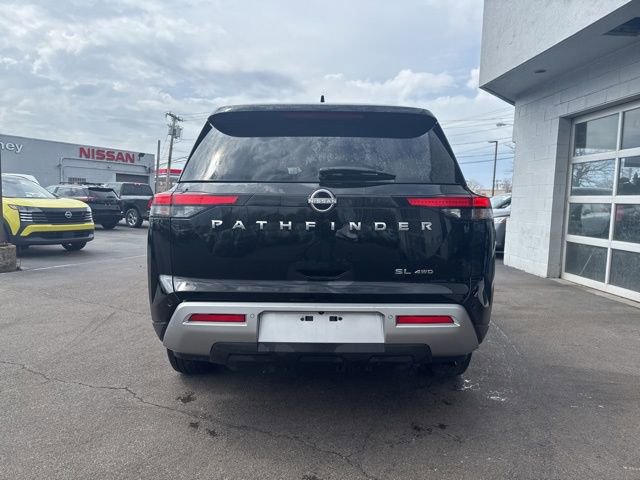Used 2025 Nissan Pathfinder SL AWD/4WD image 3