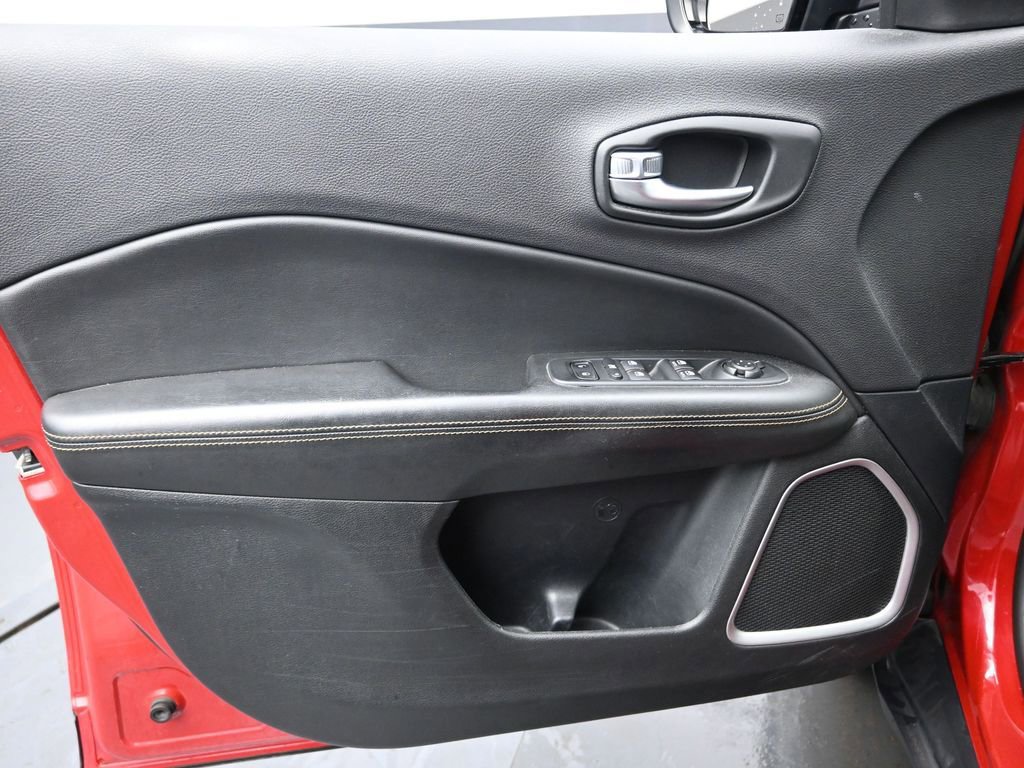 Used 2018 Jeep Compass Limited image 24