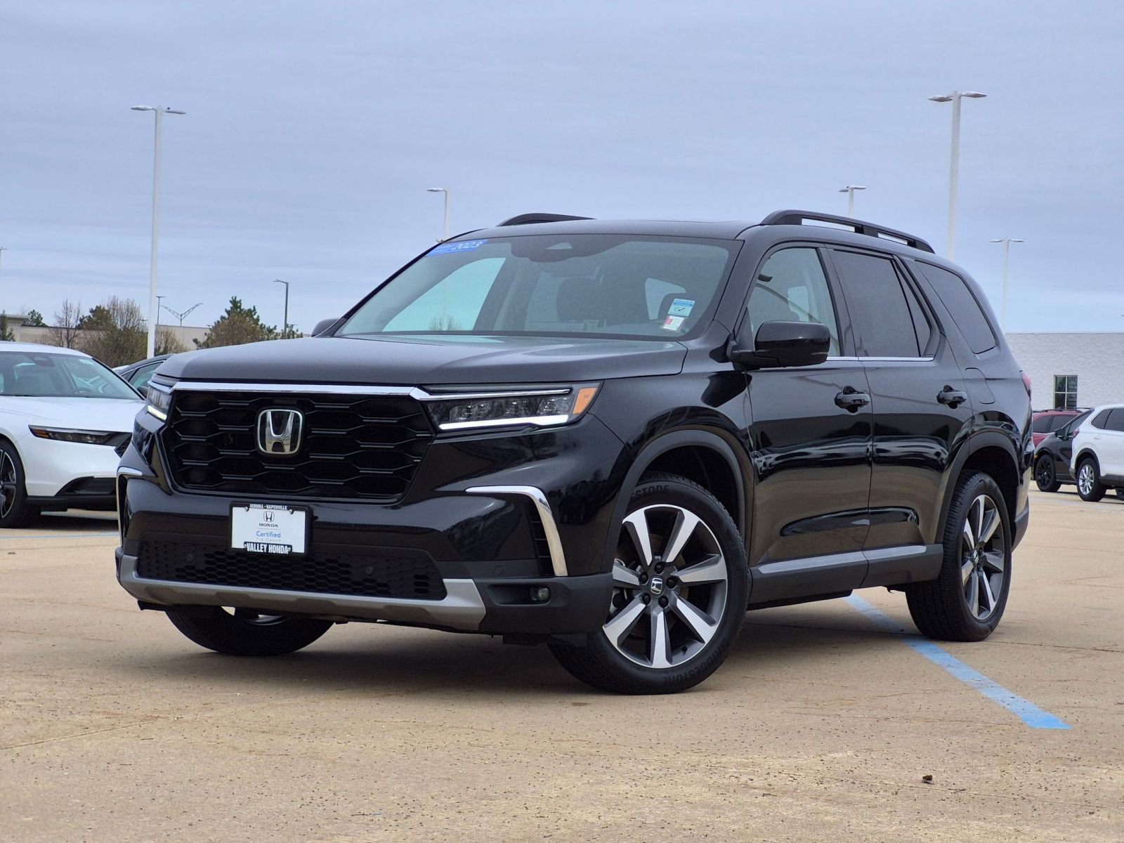 Certified 2023 Honda Pilot Touring image 2