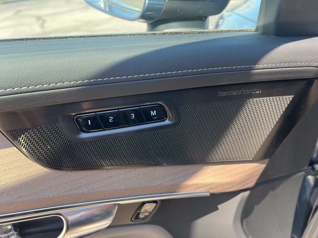 New 2026 Volvo XC90 B6 Plus w/ Protection Package Premier image 13