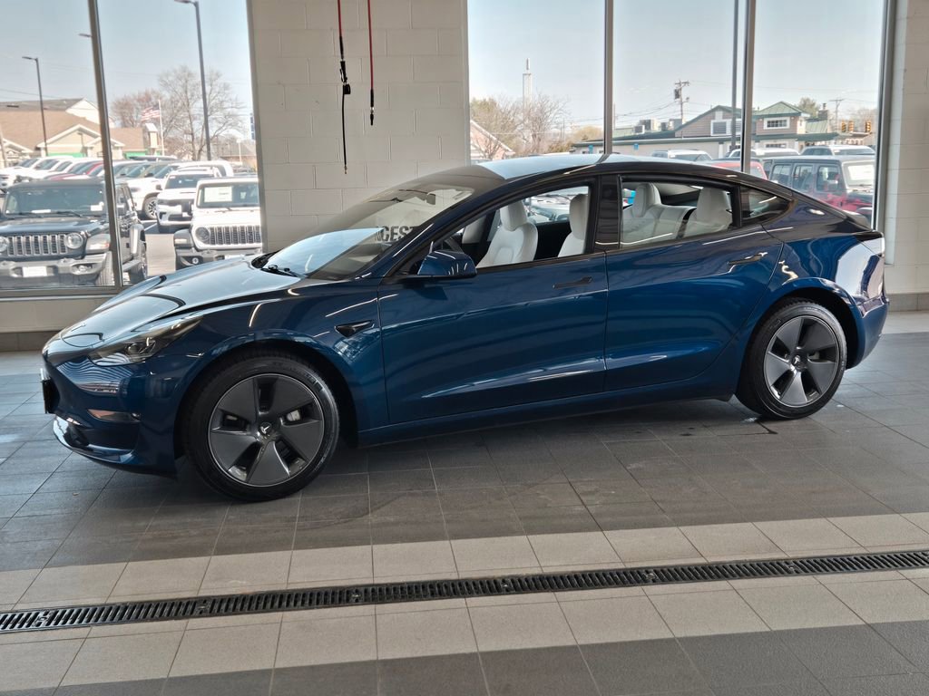 Used 2023 Tesla Model 3 Standard Range image 7