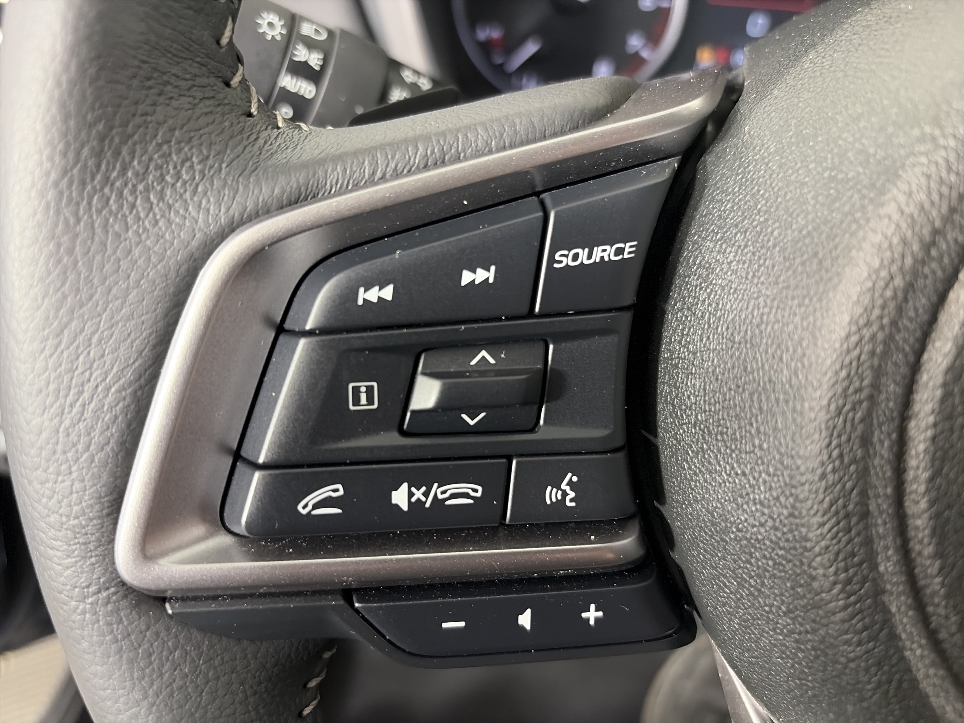 New 2025 Subaru Outback Limited AWD/4WD image 34