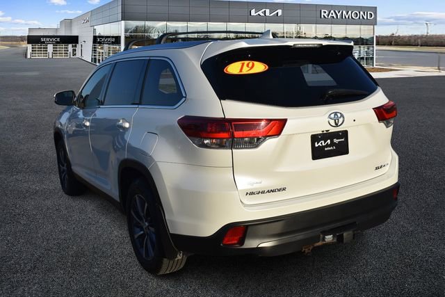Used 2019 Toyota Highlander XLE image 4