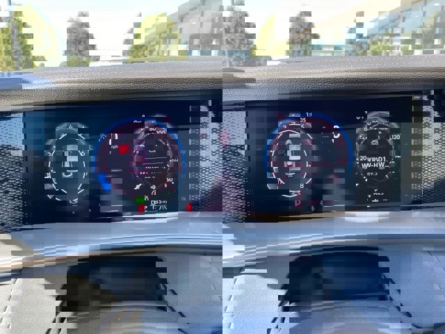 New 2025 Volkswagen Tiguan SE R-Line image 30