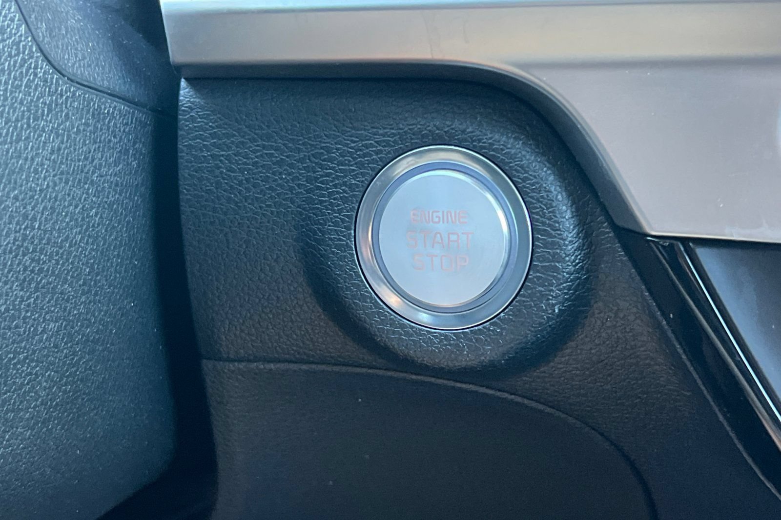 Used 2024 Kia Telluride S FWD image 32