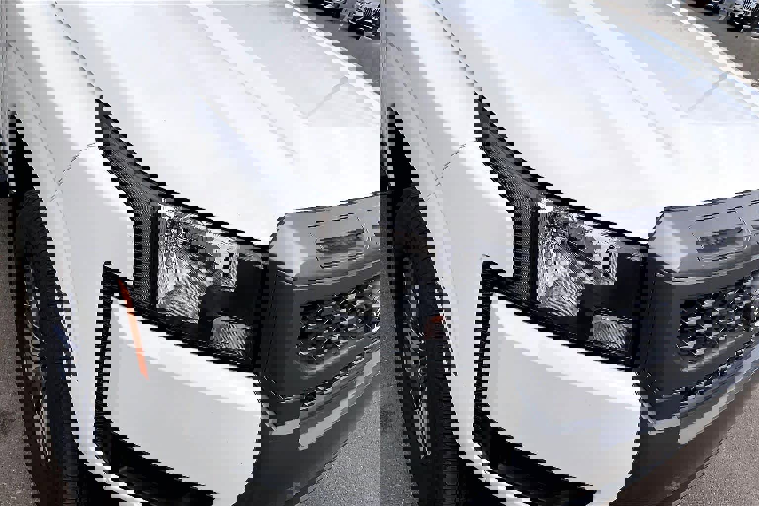 Used 2025 Nissan Frontier SV AWD/4WD image 26