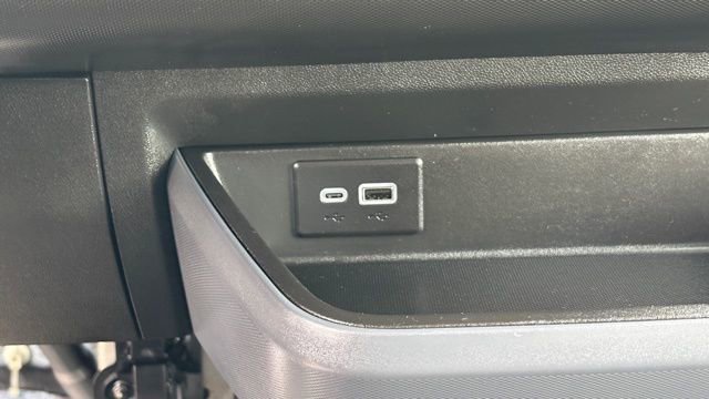 Used 2024 Chevrolet Brightdrop 400 w/ Commercial Equipment Package image 31