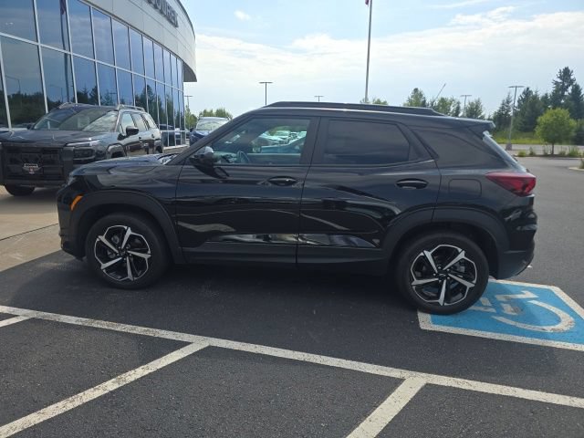 Used 2023 Chevrolet TrailBlazer RS w/ Sun and Liftgate Package AWD/4WD image 4
