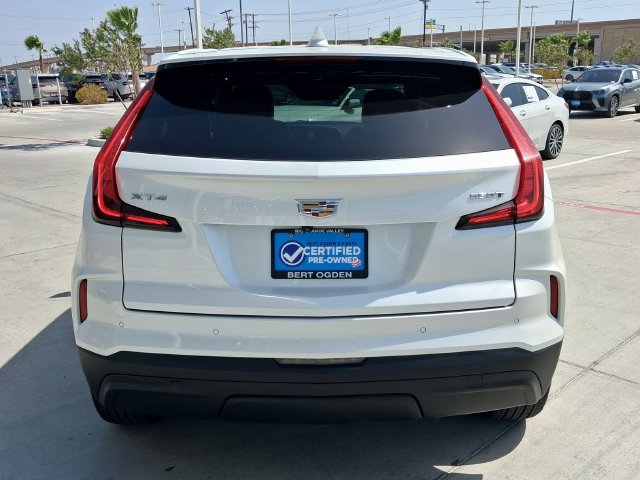 Used 2024 Cadillac XT4 Luxury w/ Cold Weather Package FWD image 6