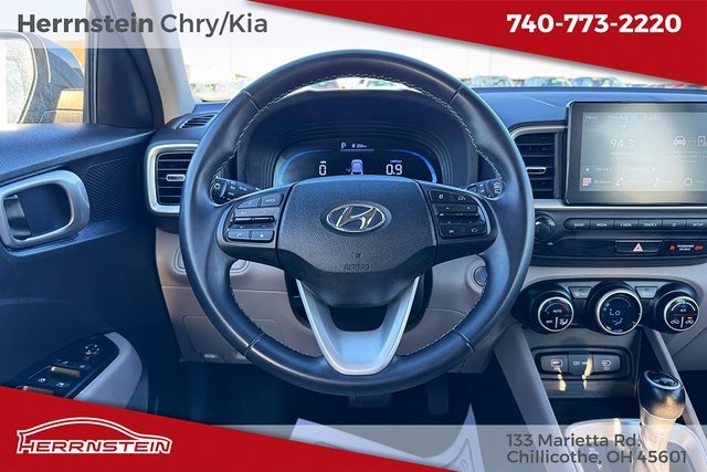 Used 2024 Hyundai Venue SEL image 8
