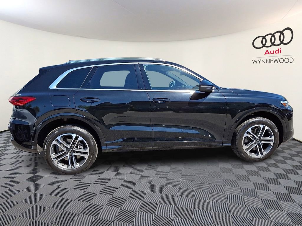 Certified 2025 Audi Q5 Premium w/ Convenience Package AWD/4WD image 7