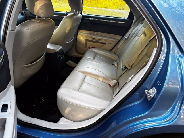Used 2007 Chrysler 300 Touring w/ Comfort/Convenience Group RWD image 24