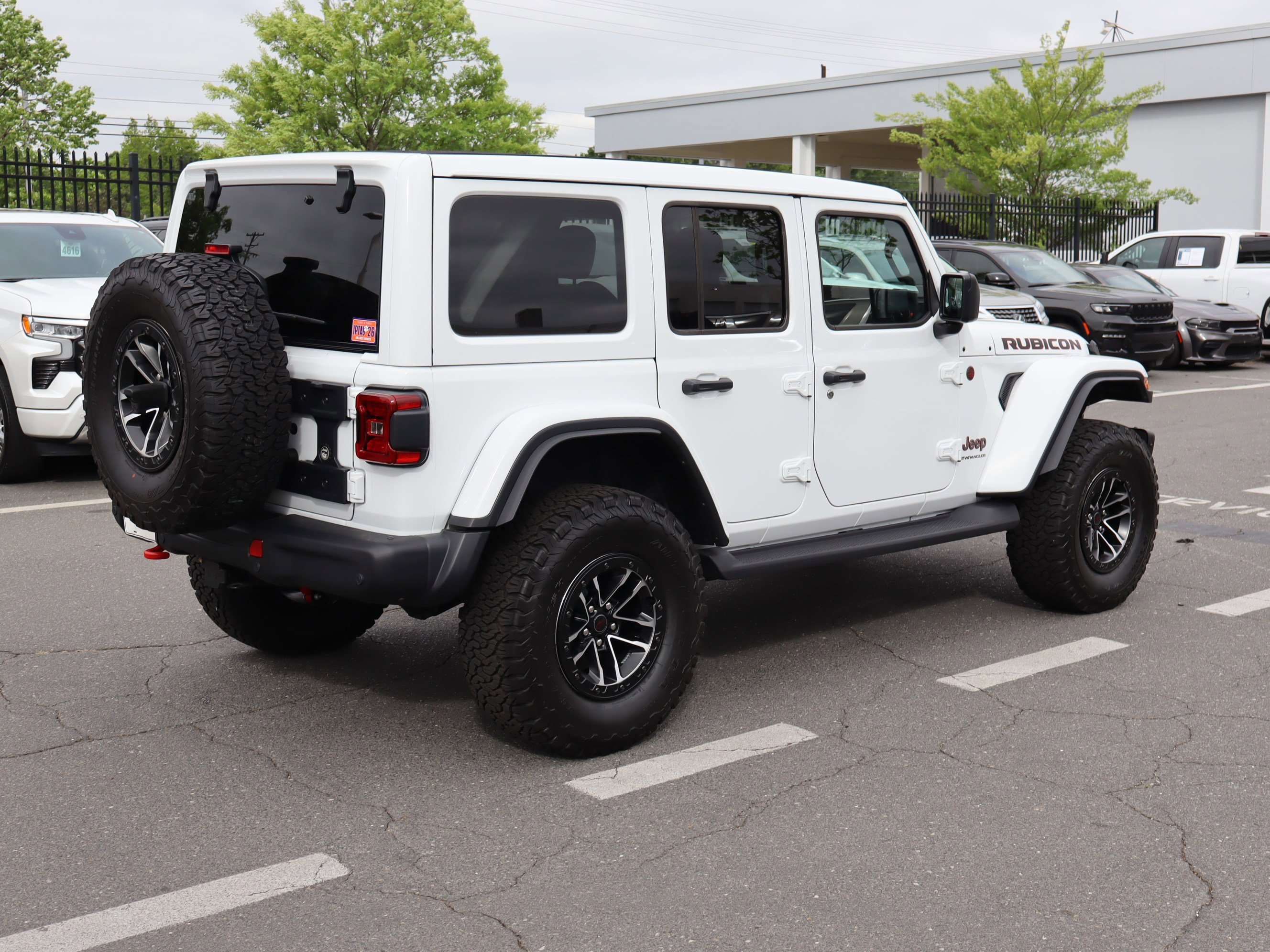 Used 2025 Jeep Wrangler Unlimited Rubicon AWD/4WD image 10
