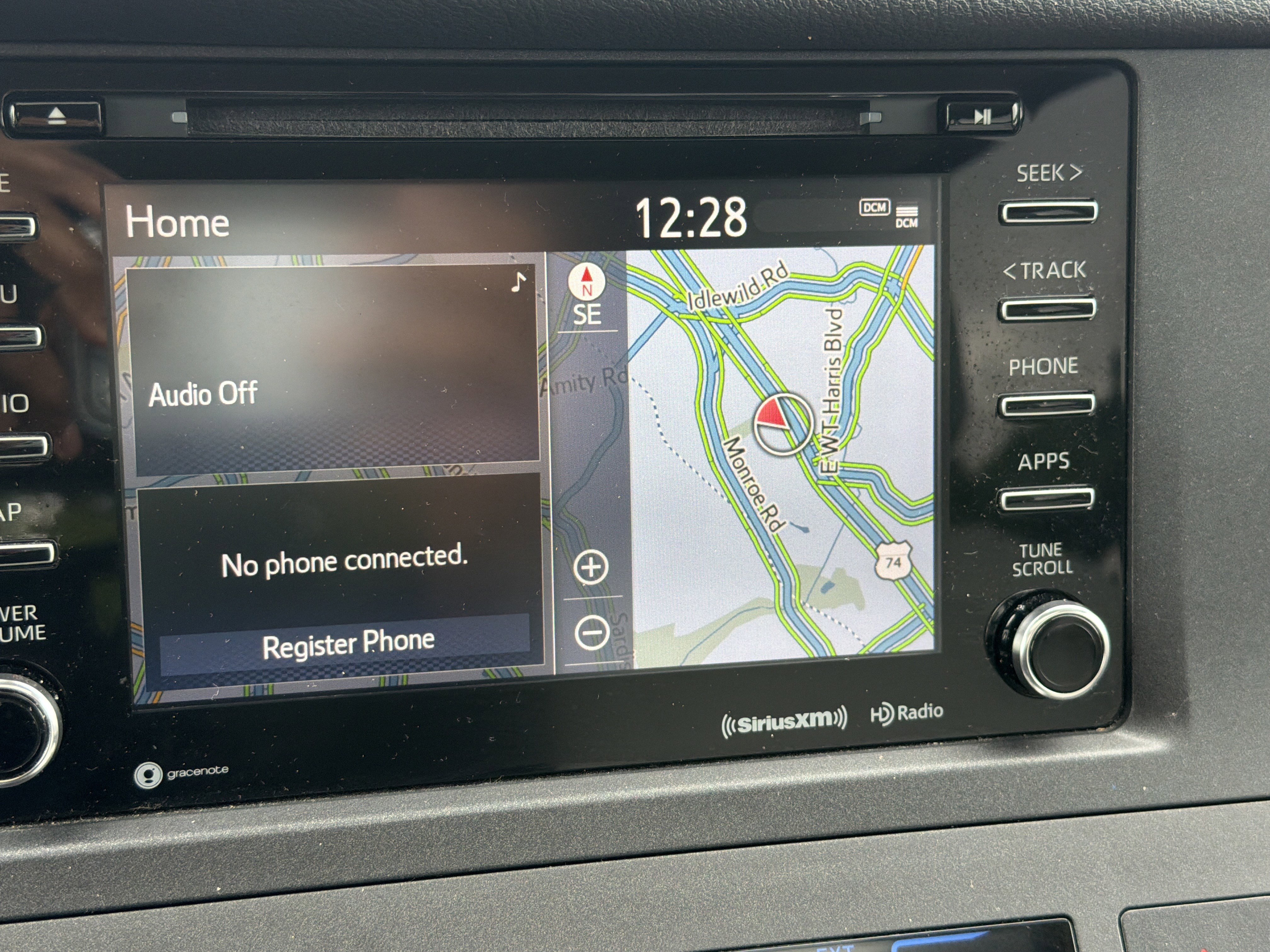 Used 2020 Toyota Sienna XLE w/ XLE Navigation Package FWD image 24