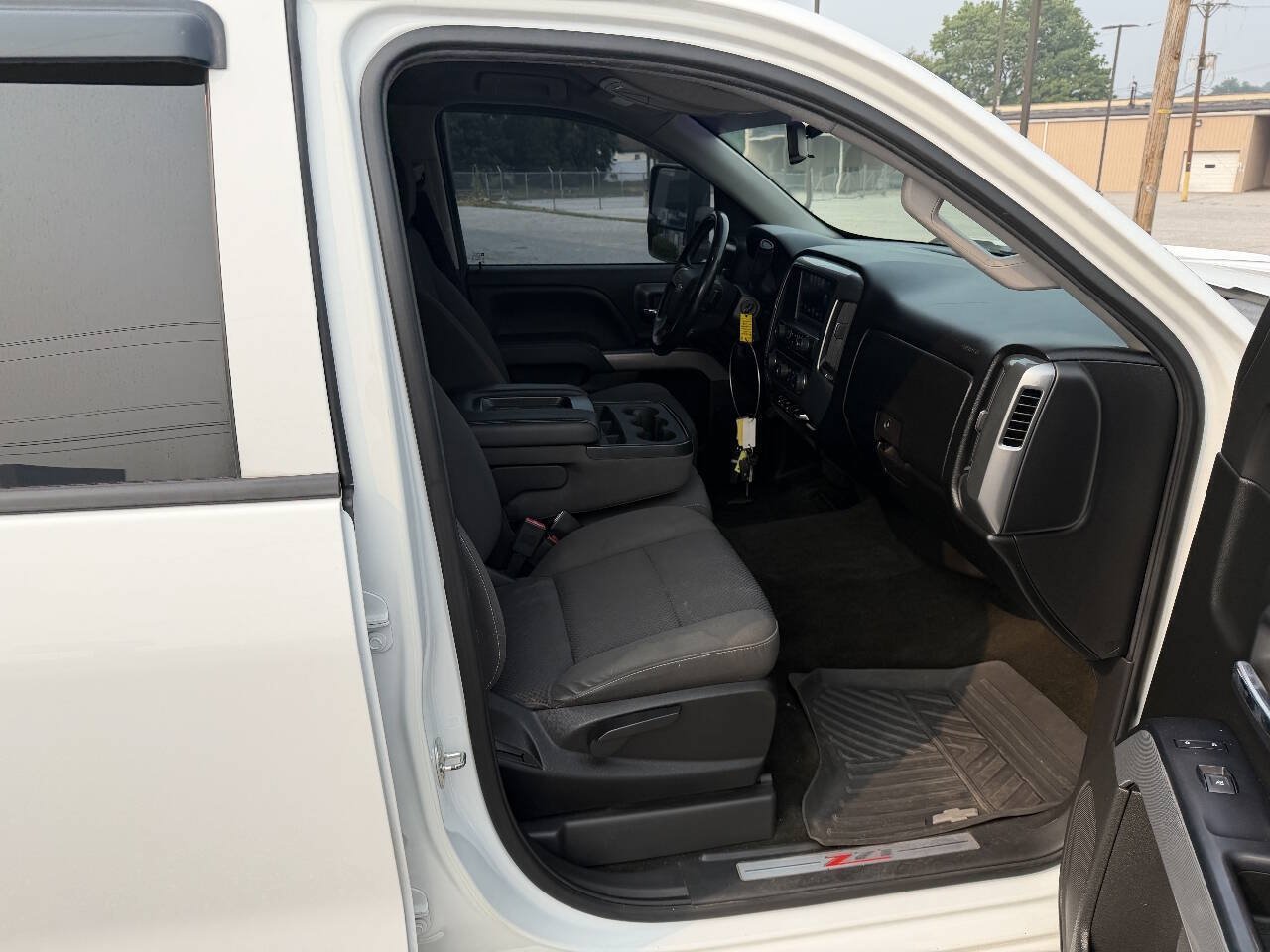 Used 2018 Chevrolet Silverado 1500 LT w/ LPO, Essentials Package AWD/4WD image 22