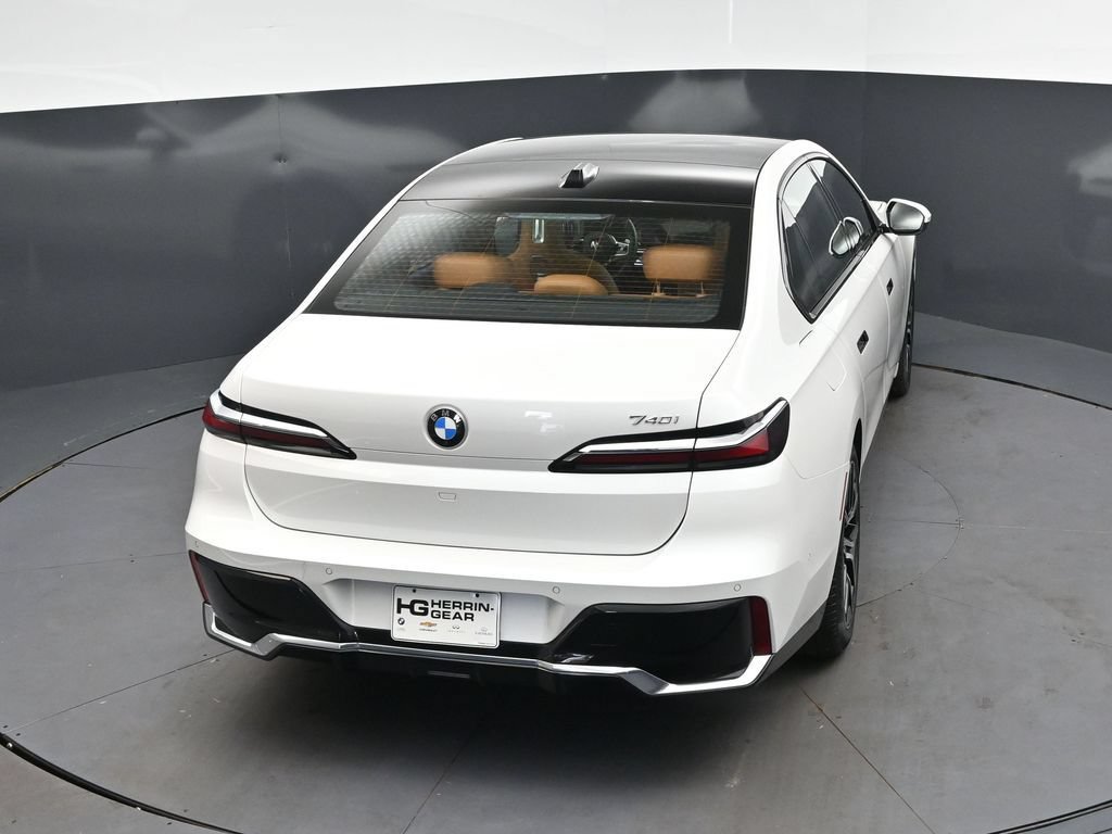 Used 2026 BMW 740i RWD image 34