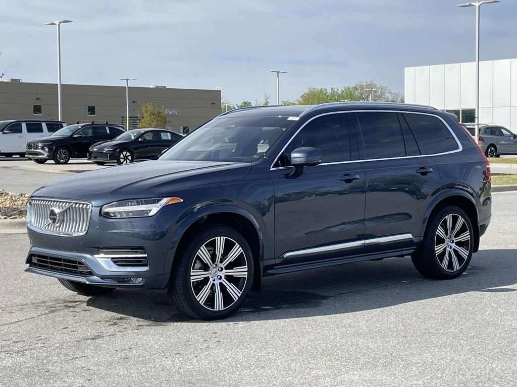 Used 2025 Volvo XC90 B6 Ultra w/ Protection Package image 25