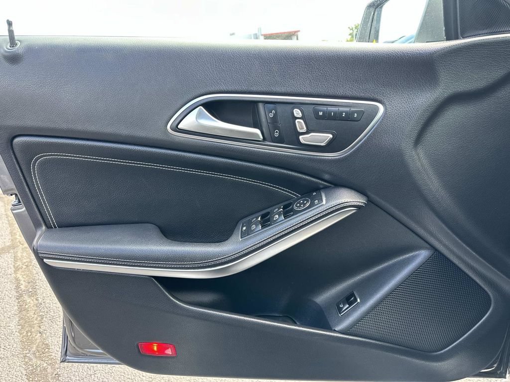 Used 2019 Mercedes-Benz CLA 250 image 23