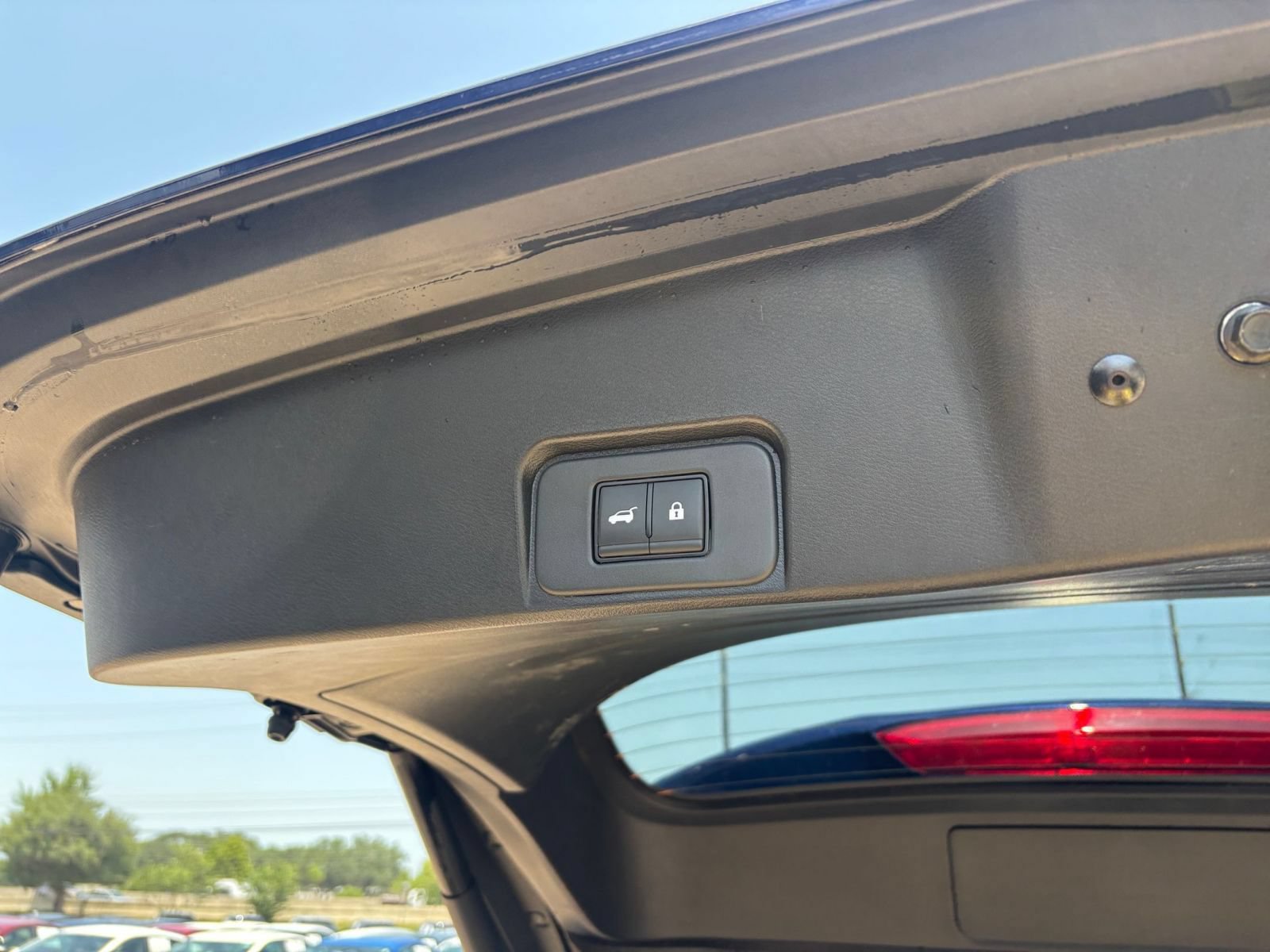 Used 2026 Nissan Rogue SV FWD image 23