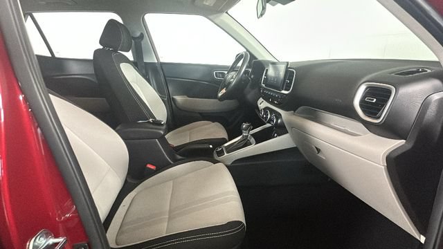 Used 2025 Hyundai Venue SEL FWD image 28