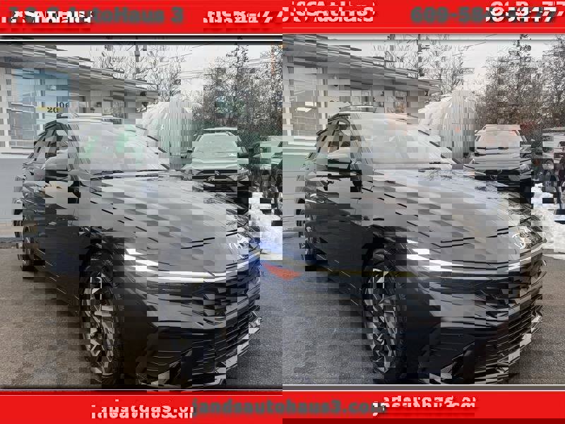 Used 2025 Hyundai Elantra Sport image 1